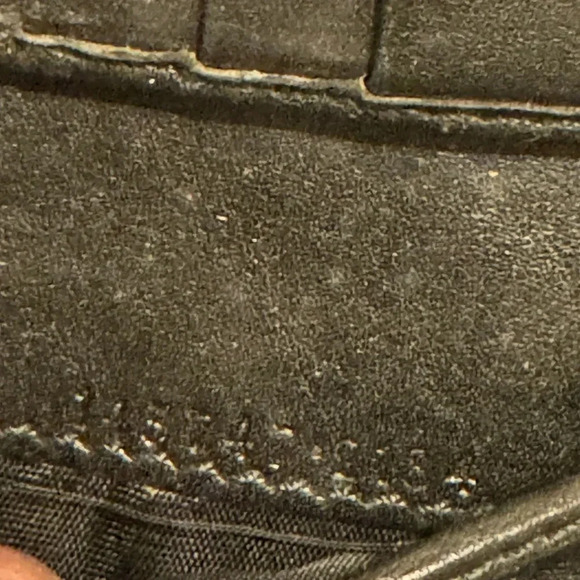 Gucci Black Leather Authentic Gucci GG Pattern Folding Wallet W/Dustbag - Picture 3 of 11